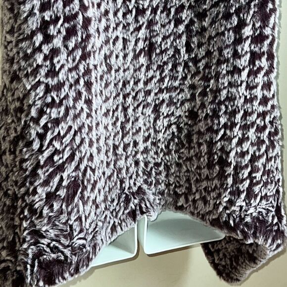 SOFT SURROUNDINGS Faux Fur Purple and White Vest-S - Picture 7 of 10